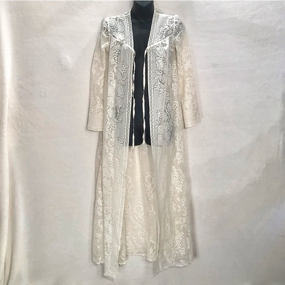 ⭐️ Vintage 1950’s Vassarette Lace Paisley & Floral Nightgown and Overcoat Set - Picture 9 of 12